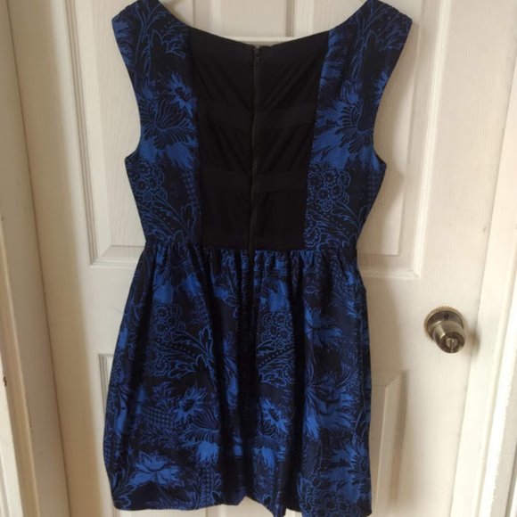 Alice + Olivia Cocktail Dress - Picture 3 of 7